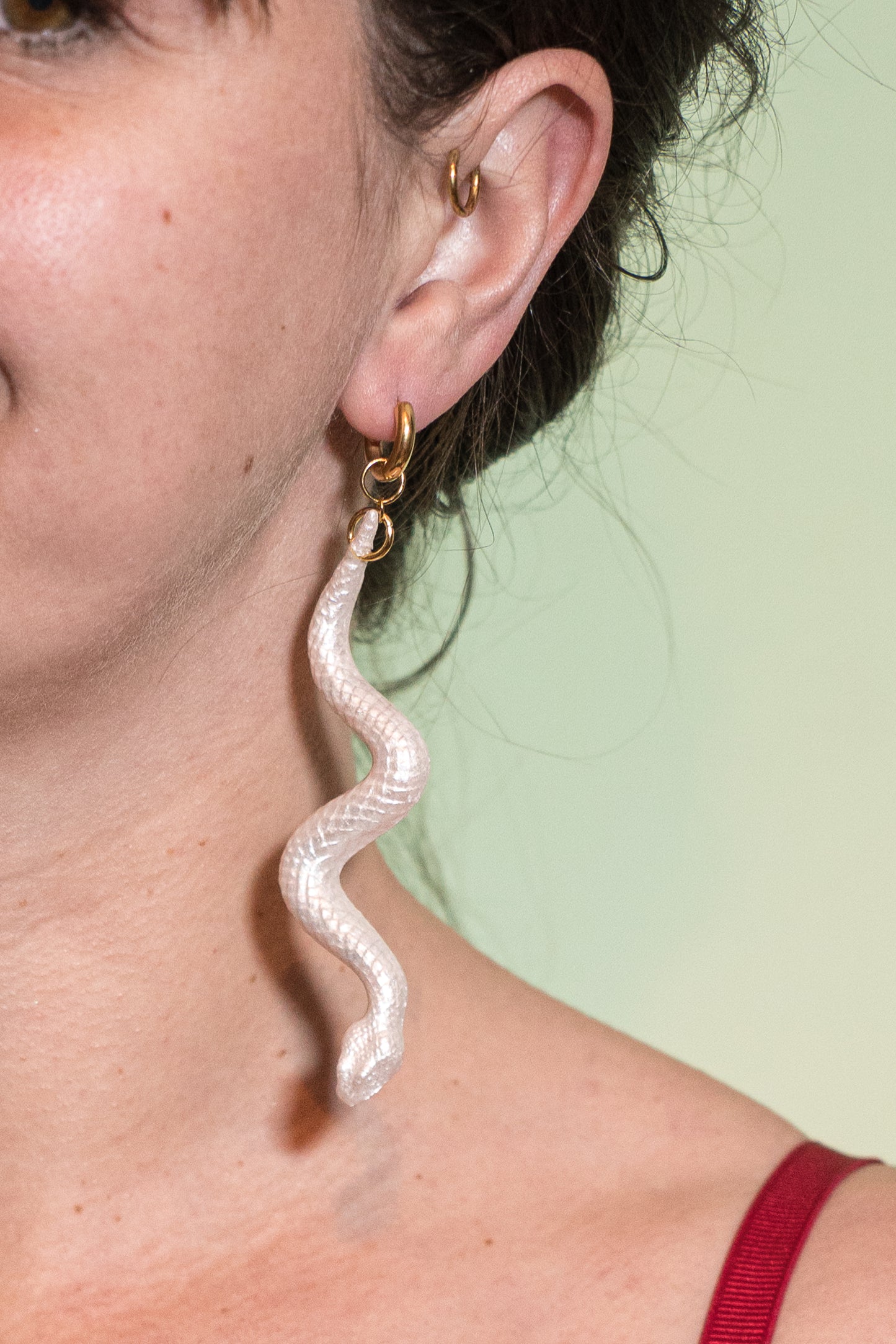 Boucles d'oreilles serpent nacré