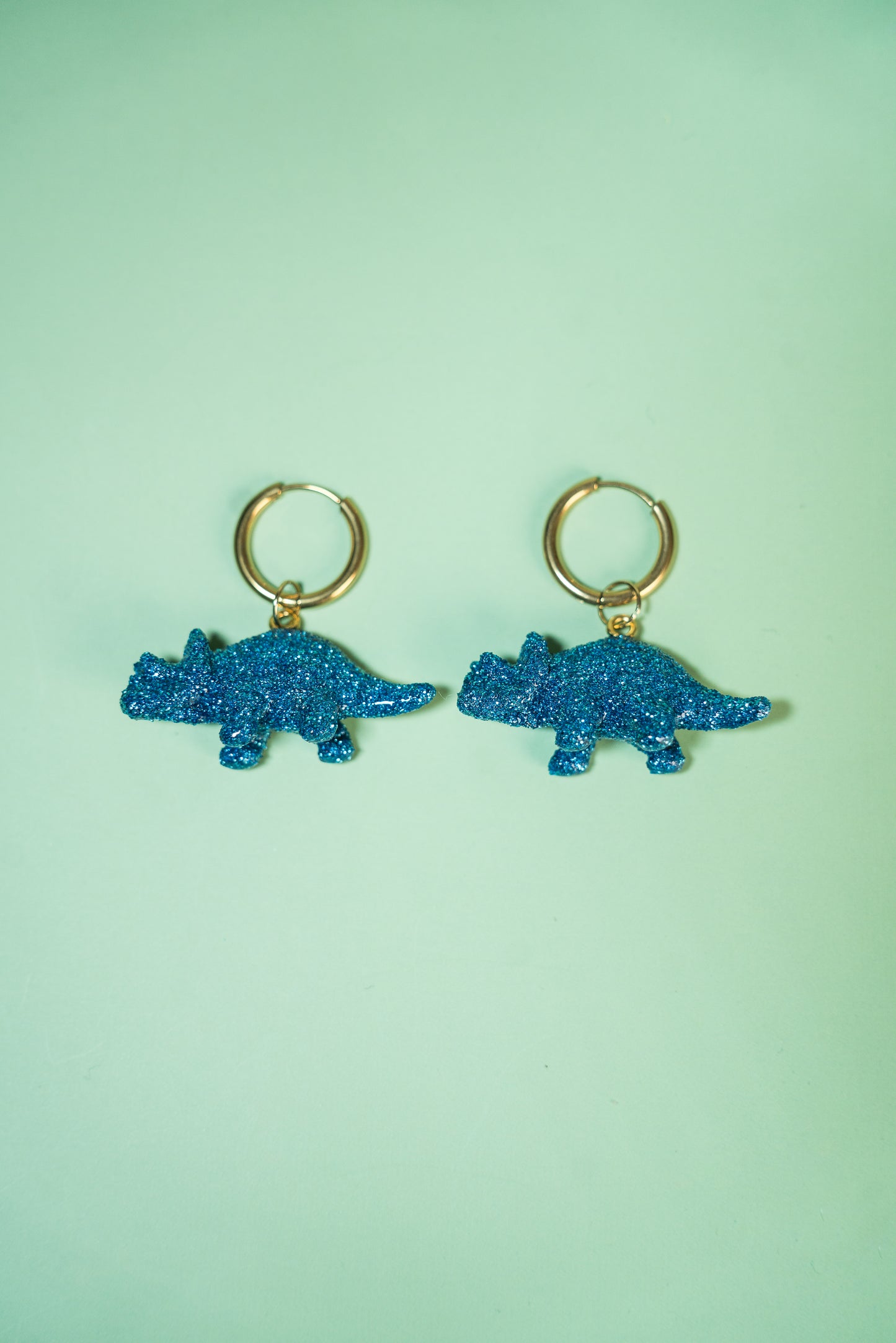 Boucles d'oreilles - Mini dinosaures paillettes bleues turquoises (Triceratops)