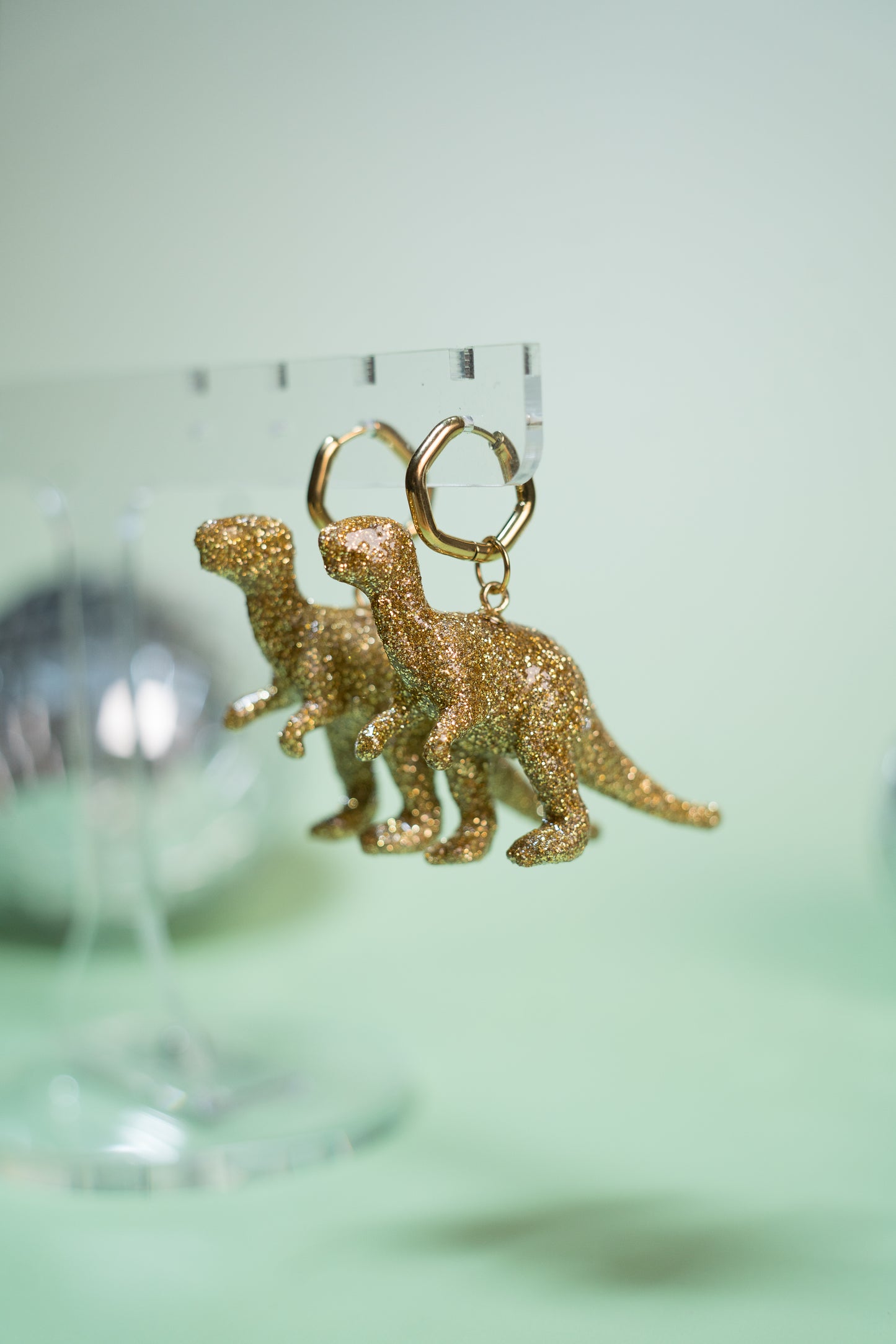 Boucles d'oreilles - Dinosaures paillettes dorées (Tyranosaure)