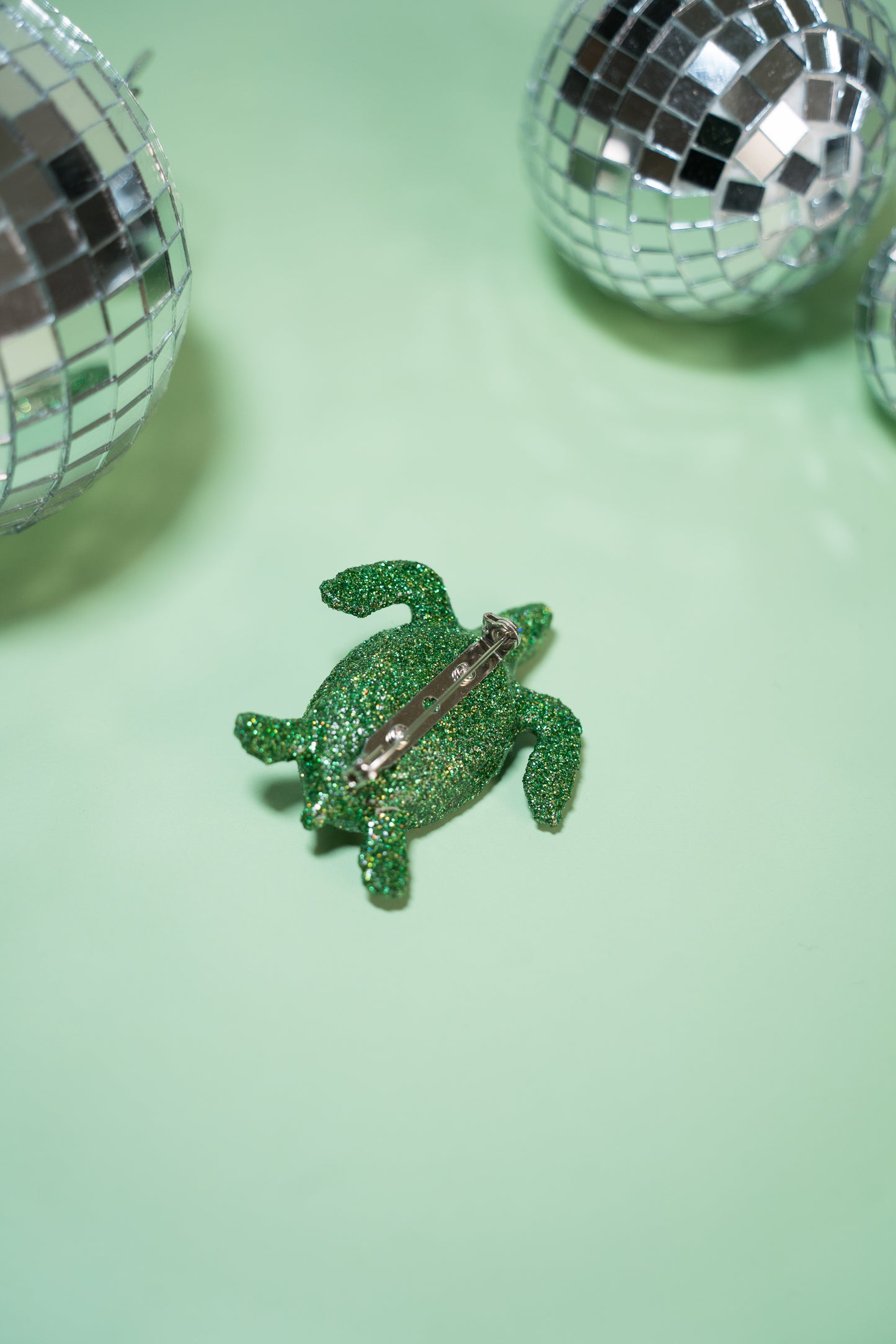 Broche Tortue paillettes vertes