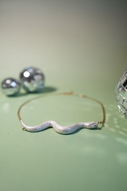 Collier serpent nacré