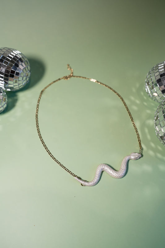 Collier serpent nacré