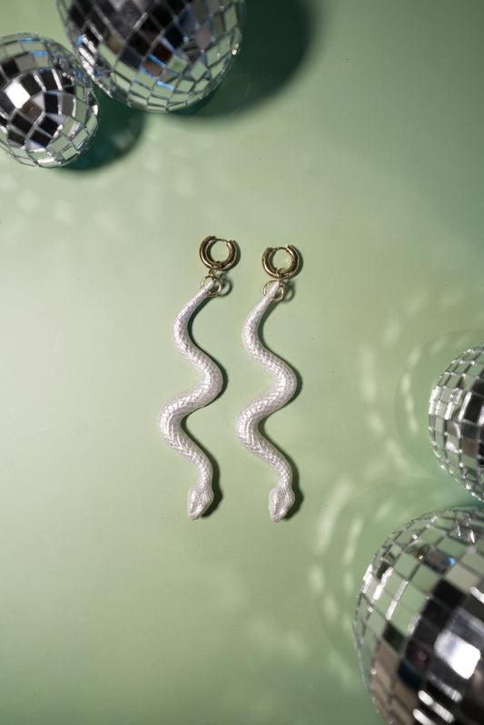 Boucles d'oreilles serpent nacré