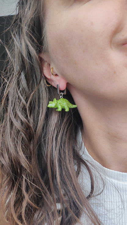 Mono boucle - Mini dinosaure paillettes vertes claires (Triceratops)