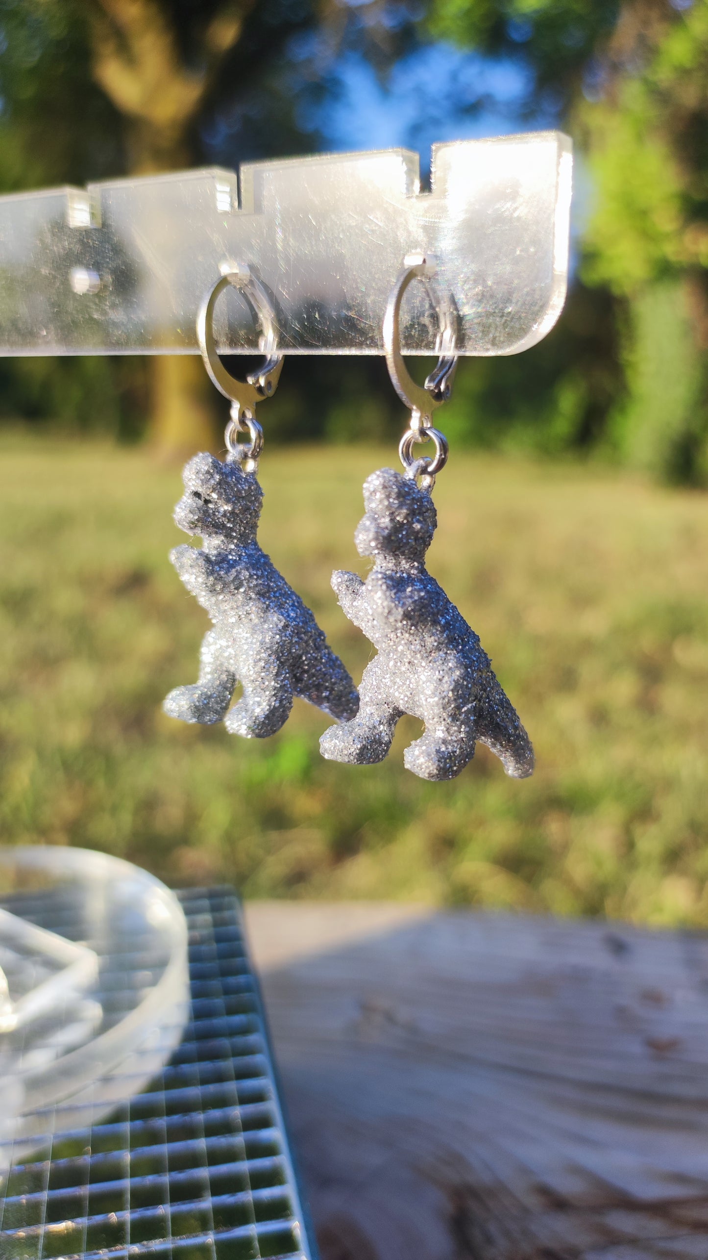 Boucles d'oreilles - Mini dinosaures paillettes argentées (T-rex)