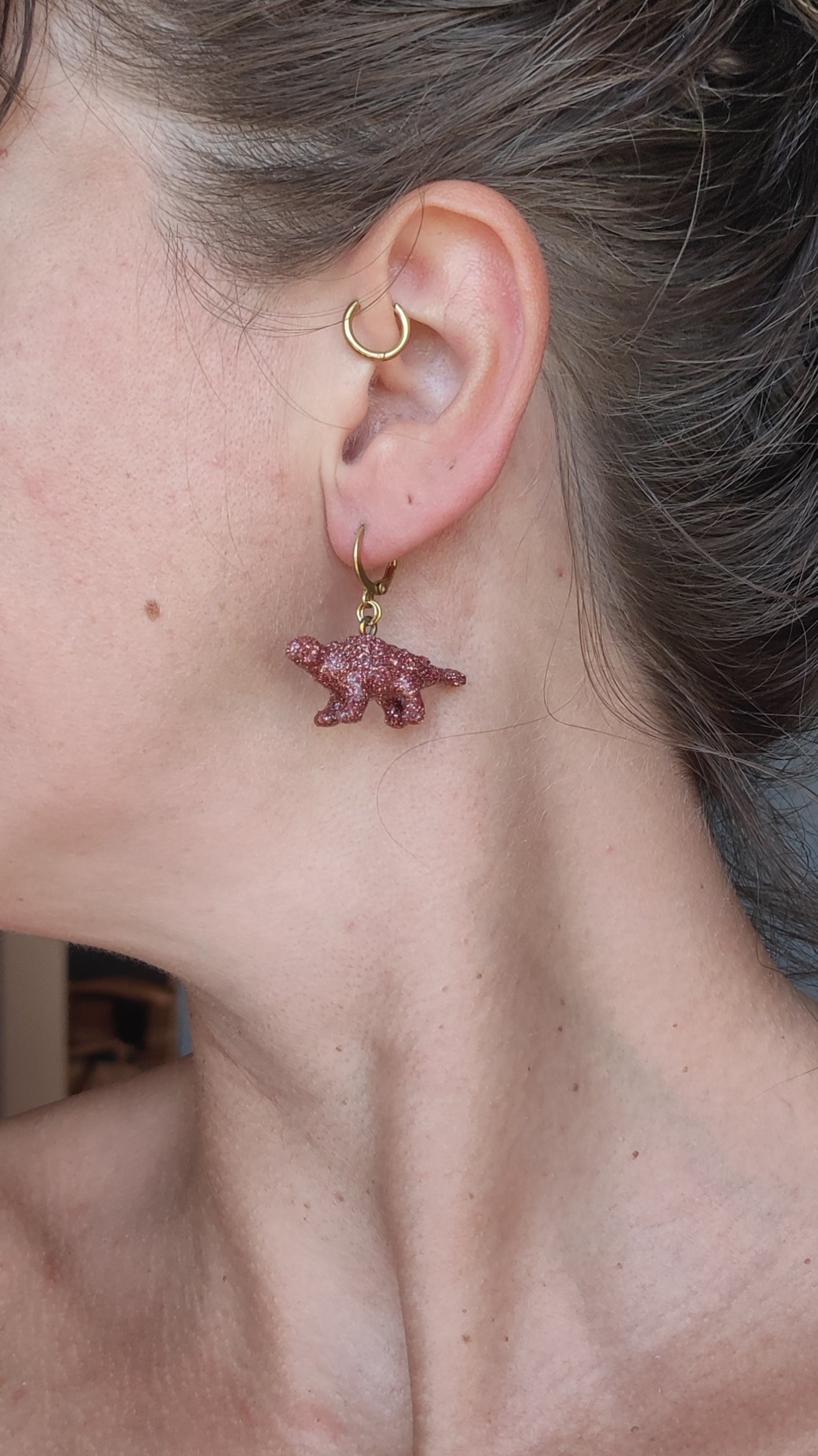 Mono boucle  - Mini dinosaure paillettes roses (Ankylosaure)